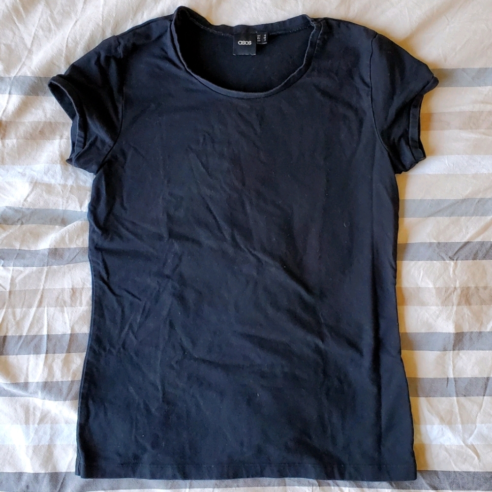Basic Black Crew Neck T-shirt with Capped Sleeves